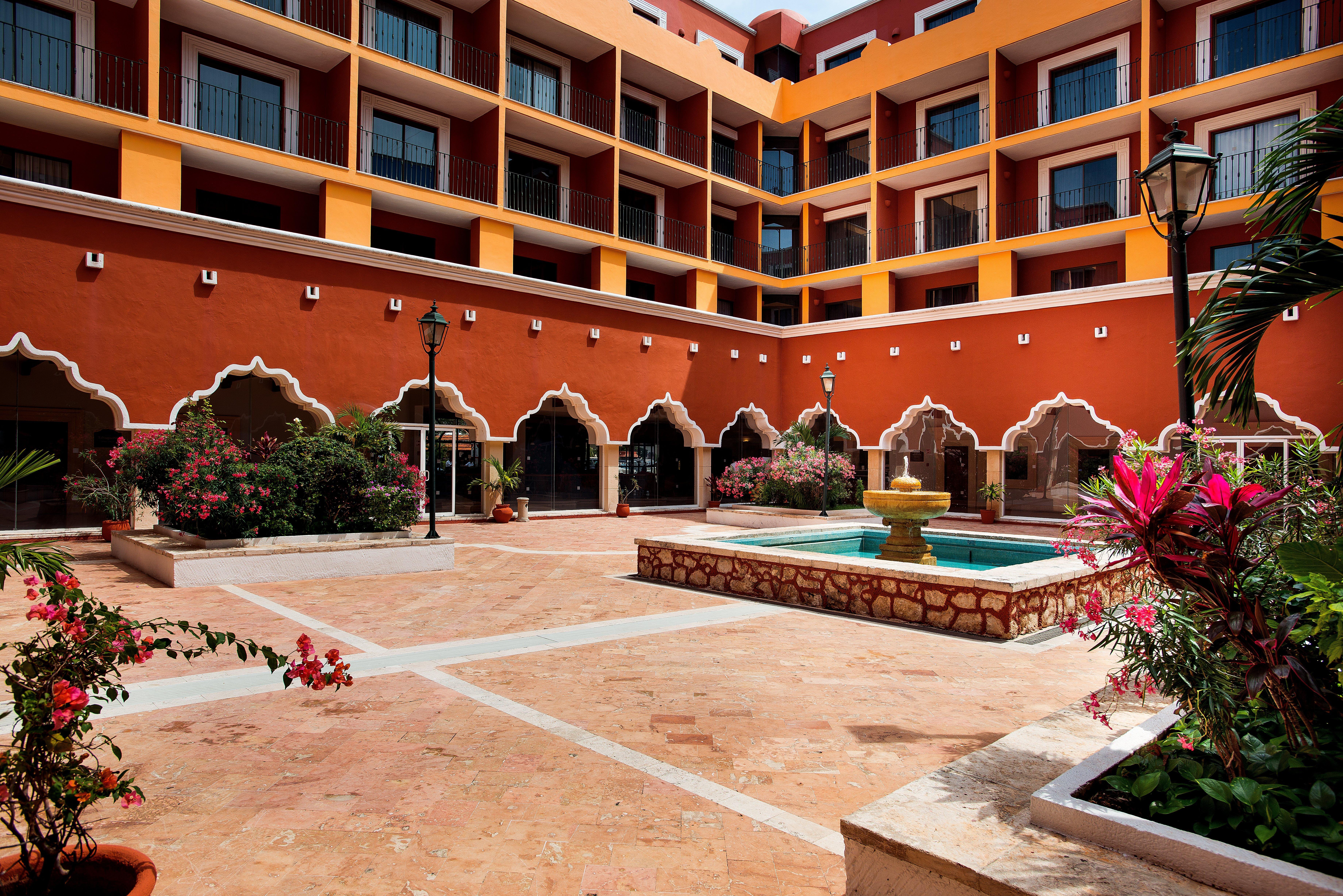 Holiday Inn Merida, An Ihg Hotel Dış mekan fotoğraf
